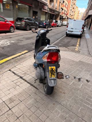 Moto Scooter Azul - Funciona