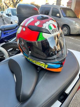 Casco AGV Rojo y Blanco