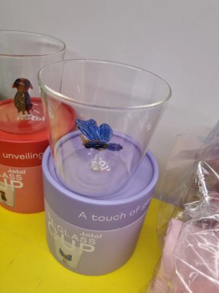Bicchieri in vetro borosilicato con vari soggetti