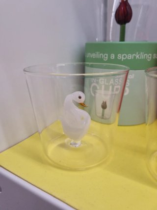 Bicchieri in vetro borosilicato con vari soggetti