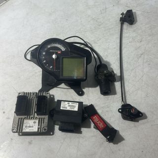 Conjunto cerraduras inmovilozador marcador Aprila