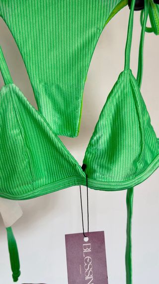 Bikini verde neón texturizado brasileño Talla M