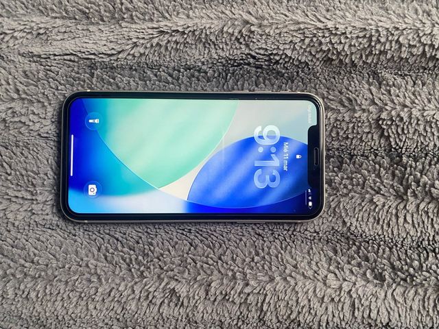 iPhone 11 Apple