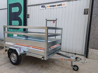 NUEVO: Remolque 750 kg con cartolas