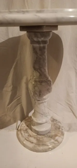 Mesa de mármol Carrara pulido