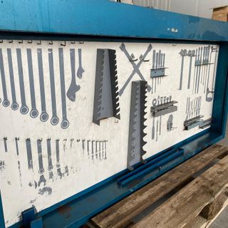 Armario mural industrial para herramientas