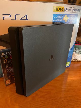 PS4 (PlayStation 4) Negra + Mega Drive Classics