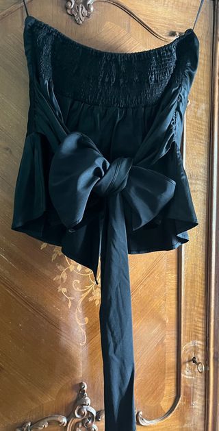 Top palabra de honor negro satinado