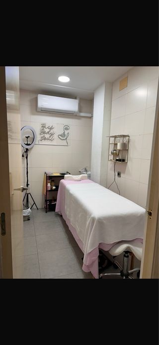 Se alquila cabina de estética