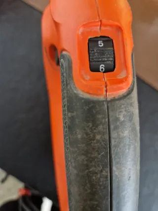 Sierra de calar Black & Decker naranja