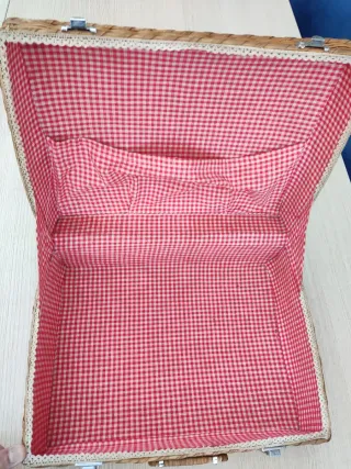 Maleta de mimbre vintage