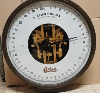 Báscula antigua E. Arisó y Cía. restaurada