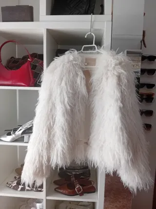 Abrigo blanco peludo talla única