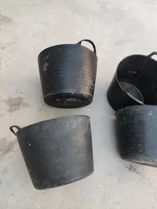 Lote 4 capachos/cubos de plástico