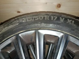 Llantas Ford 215/50/R17 V XL 4