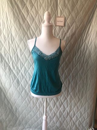 Top de tirantes con encaje