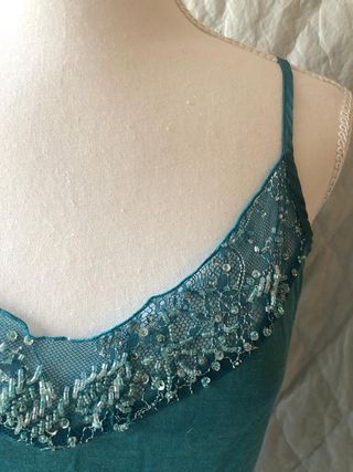 Top de tirantes con encaje