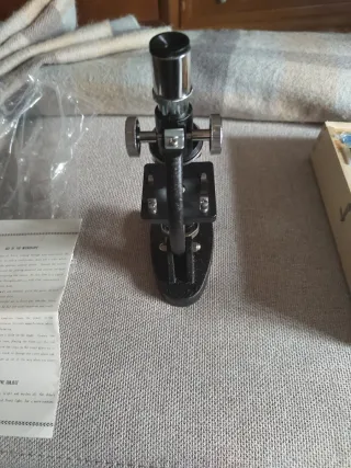 Microscopio vintage anni '80 in valigetta