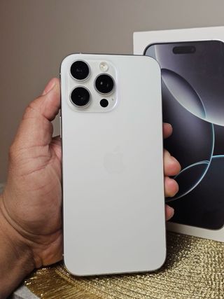 iPhone 16 Pro Max 256GB - EXCELENTE