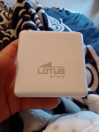 Reloj Lotus y Blanco Nuevo pila nueva.