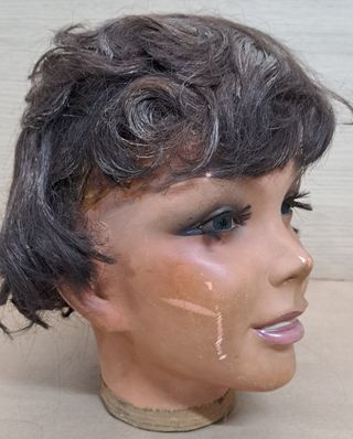 Cabeza de maniquí vintage de escayola
