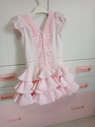 Traje de Flamenca rosa y blanco para niña 2 años.