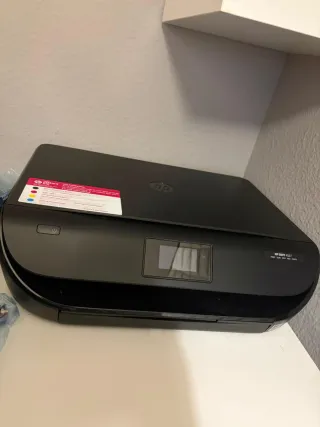 Stampante multifunzione HP Envy 4527