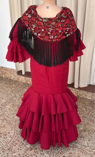 Traje de flamenca burdeos