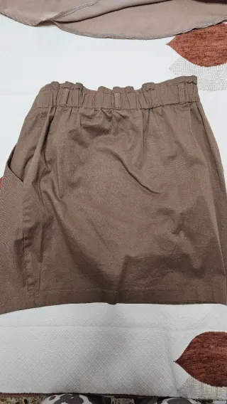 Conjunto falda y camiseta marrón y dorado