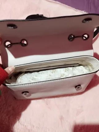 Bolso Guess Camuflaje Tachuelas Multicolor