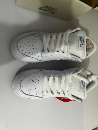 Nike Dunk SB Supreme 94 White Metallic Silver