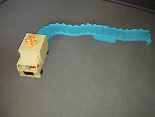Camión Buscando a Dory con figuras
