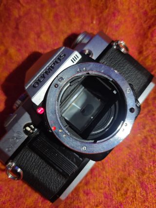 Olympus OM-30 Cámara Analógica Plata