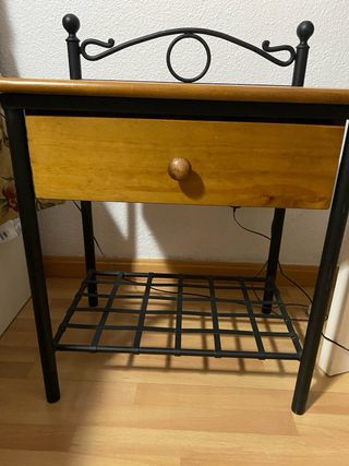 Cabecero de forja negro con mesillas