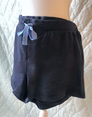 Pantalón corto azul con cordón