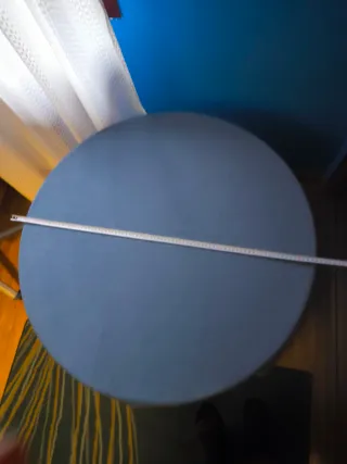 Mesa camilla redonda tela gris y amarillo, todo in