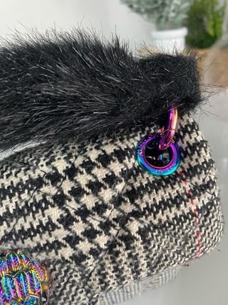 Bolso Kurt Geiger cuadros pelo cadena multicolor