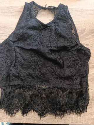 Top de encaje negro