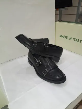 Mocassini doppia fibbia n.42 in pelle nero.