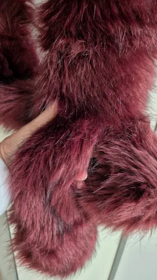 Cuello pelo granate