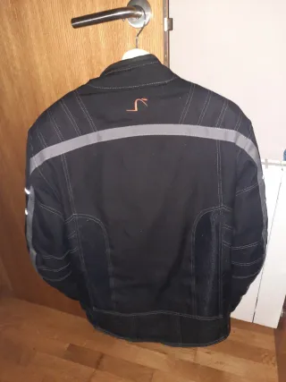 Chaqueta de moto negra