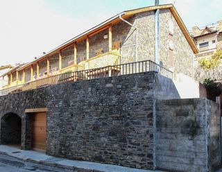 Casa adosada en venta en Puigcerdà
