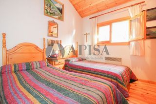 Casa adosada en venta en Puigcerdà