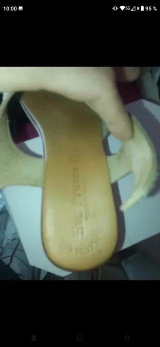 Sandalia cuña beige y marrón marca Eva frutos