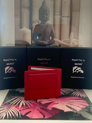 Cartera de piel roja con chip seguridad