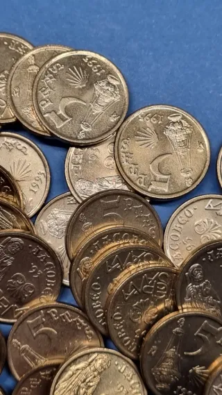 50 monedas 5 ptas. 1993 error,variante cuño