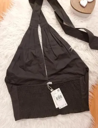 Top Mango negro halter Nuevo a estrenar talla L.