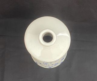 Botella de cerámica decorada