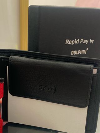 Cartera de Piel Negra Dolphin