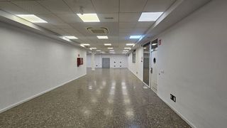 Local comercial en alquiler en Santa Cristina - San Rafael en Málaga